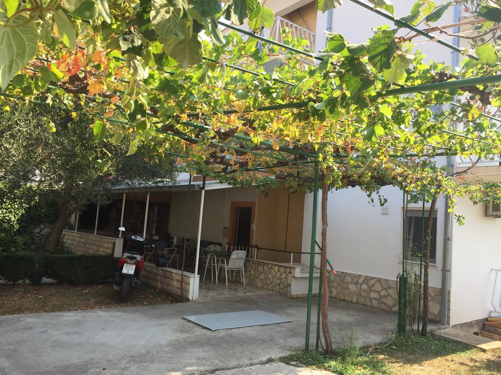 Apartments Bilic Nemira Omiš Exterior foto